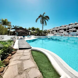 https://junior-suite-adeje-paradise-with-heated-pool.adeje-hotels.com